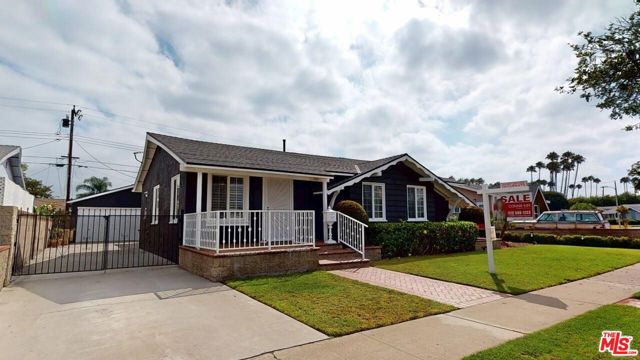7655 El Capitan Way, Buena Park CA: https://media.crmls.org/mediaz/9d6475d9-7ba6-4a9f-8c76-52d49790fedc.jpg
