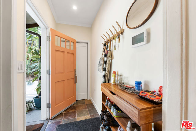 2316 Laurelmont Place, Los Angeles CA: https://media.crmls.org/mediaz/9d652445-34e2-4a3a-ae4b-084975e8eb6d.jpg