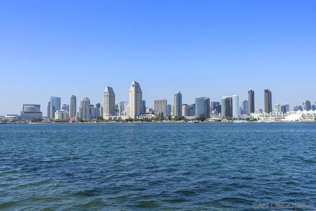 1099 1st St, Coronado CA: https://media.crmls.org/mediaz/9d6695cb-5232-4df8-9e88-f771a038adba.jpg