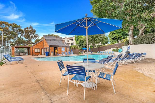 2282 Caminito Pescado, San Diego CA: https://media.crmls.org/mediaz/9d66b03d-cdd9-4e26-b2f2-55084d25365f.jpg