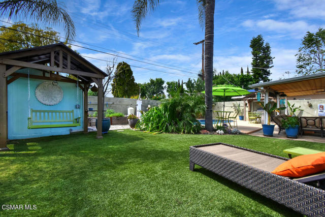 7761 Balcom Avenue, Reseda CA: https://media.crmls.org/mediaz/9d66ccd4-73a7-4563-a2b6-d8d3e63422aa.jpg