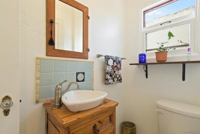1032 Alberta Pl, San Diego CA: https://media.crmls.org/mediaz/9d67a0dd-c217-4581-aca3-ca20fcdb00e0.jpg