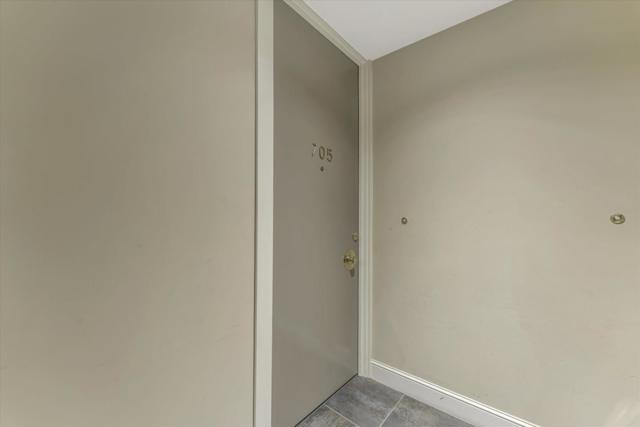 565 Bellevue Avenue, Oakland CA: https://media.crmls.org/mediaz/9d68d4d3-cf07-4206-a5b6-2d767a00f764.jpg