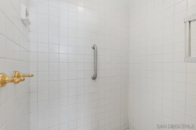 Image 24 of 26 For 3493 Lakewood St