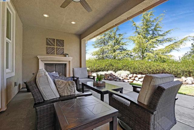 3838 Santa Fe Lane, Tracy CA: https://media.crmls.org/mediaz/9d69a256-7823-402d-a646-c77034ed1284.jpg