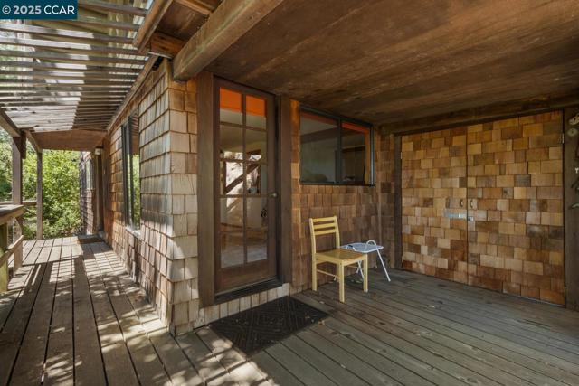 37 La Madronal, Orinda CA: https://media.crmls.org/mediaz/9d69e650-7164-4433-8ad0-dcf3f5b70a62.jpg