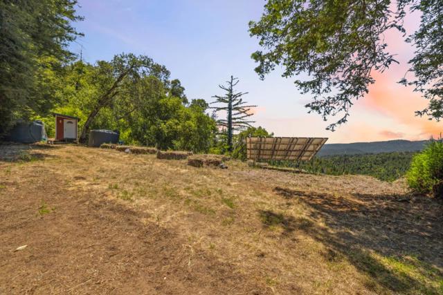 1 Wedwood Widge Way, Boulder Creek CA: https://media.crmls.org/mediaz/9d6a2aff-78bb-45f5-8083-d11f65323867.jpg