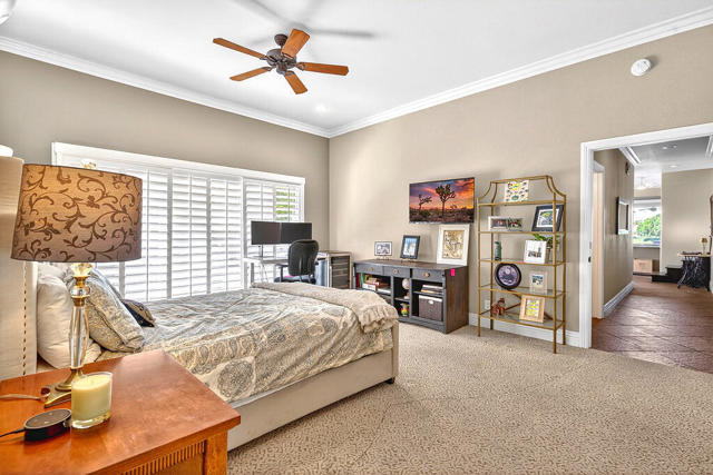 10 Colonial Drive, Rancho Mirage CA: https://media.crmls.org/mediaz/9d6bc95a-5231-4839-bd06-a766b0985532.jpg