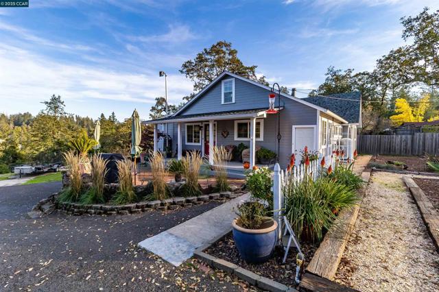 80 Diogenes Dr, Angwin CA: https://media.crmls.org/mediaz/9d6c5c6e-3b17-4714-b271-fbcec2bd9cf2.jpg