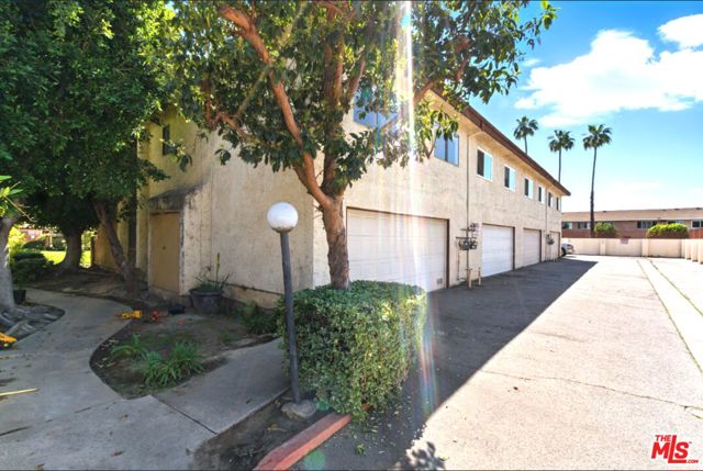 8333 Columbus Avenue, North Hills CA: https://media.crmls.org/mediaz/9d6ca89b-d507-482c-8b08-a8ce610d33e4.jpg
