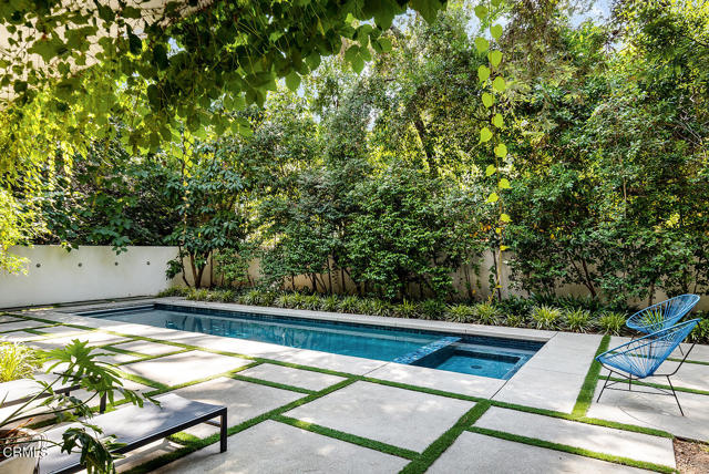 1055 Sherwood Road, San Marino CA: https://media.crmls.org/mediaz/9d6cfab4-9ee1-4eec-babd-dd836b6791eb.jpg