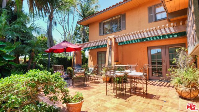 5803 Wooster Avenue, Los Angeles CA: https://media.crmls.org/mediaz/9d6d67c7-86fa-46f4-84a3-e4e160de8ea9.jpg