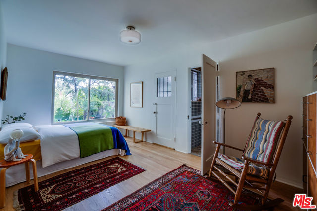 2020 Redcliff Street, Los Angeles CA: https://media.crmls.org/mediaz/9d6d8bd2-c880-41dc-a20a-41fc0a0df64e.jpg