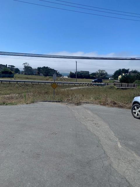 300 Coronado Avenue, Half Moon Bay CA: https://media.crmls.org/mediaz/9d6e6f6a-b38f-48f9-a011-3d06622facb9.jpg