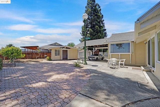 1510 Encanto, Walnut Creek CA: https://media.crmls.org/mediaz/9d6fc780-024f-4743-b60d-b769d96e285d.jpg