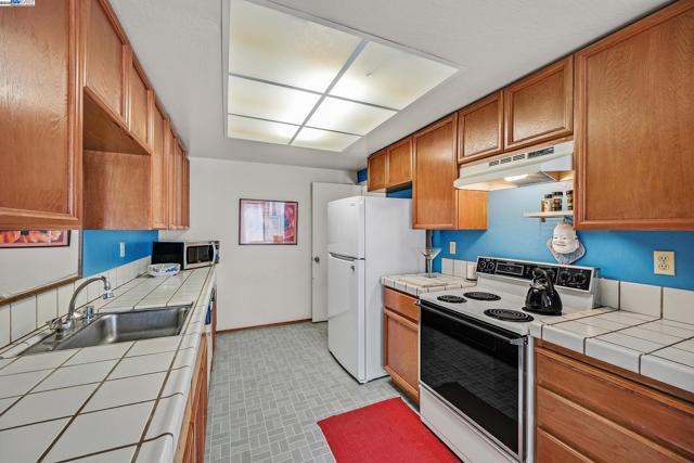 3754 N Stoneglen, Richmond CA: https://media.crmls.org/mediaz/9d6fe65b-5937-43f4-bc56-7956e304ece6.jpg