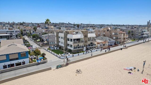 634 The Strand, Hermosa Beach, California 90254, 3 Bedrooms Bedrooms, ,2 BathroomsBathrooms,Residential,Sold,The Strand,22200669