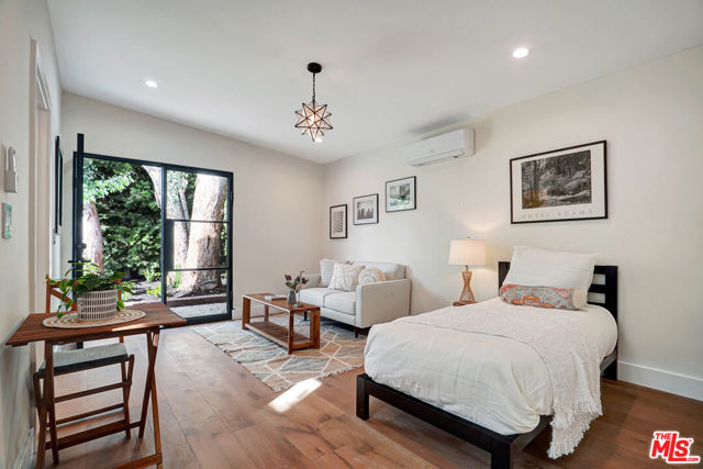 8617 Rugby Drive, West Hollywood CA: https://media.crmls.org/mediaz/9d707998-3247-4cf9-a4e3-17d54cc6fa64.jpg