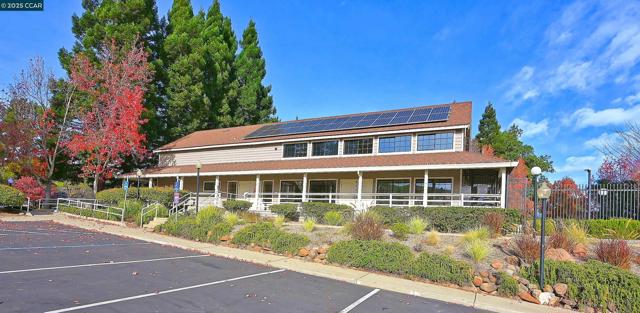 1320 Strawberry Court, Danville CA: https://media.crmls.org/mediaz/9d716c8b-e73f-4277-b436-1a9c37130ed1.jpg