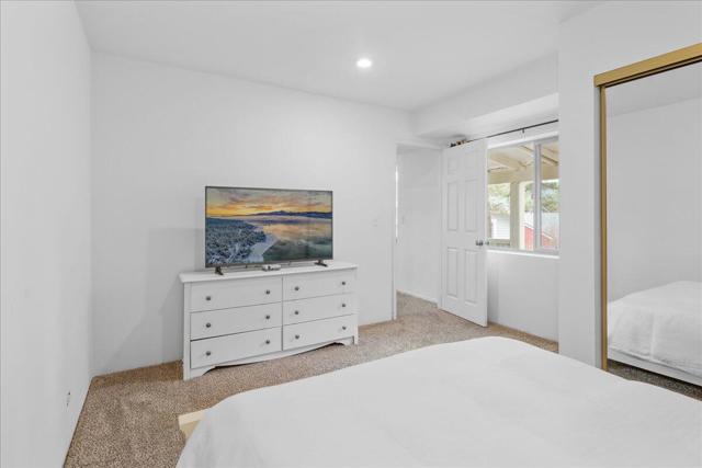 38634 N Shore Drive, Fawnskin CA: https://media.crmls.org/mediaz/9d72584a-bcf0-4b0a-9552-6b3052168678.jpg