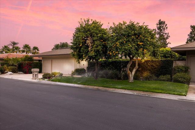 19 Colgate Drive, Rancho Mirage CA: https://media.crmls.org/mediaz/9d7284f6-1faf-47c2-abd3-743409b0a7f2.jpg
