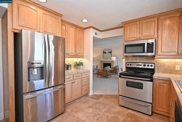 1805 Ptarmigan Dr, Walnut Creek CA: https://media.crmls.org/mediaz/9d732c78-bd13-413e-b4e4-4ed6e7c71ff9.jpg