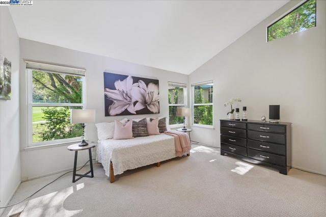 391 Oak Ln, Pleasanton CA: https://media.crmls.org/mediaz/9d736a2e-3f9b-41ab-bacf-e62a87837729.jpg