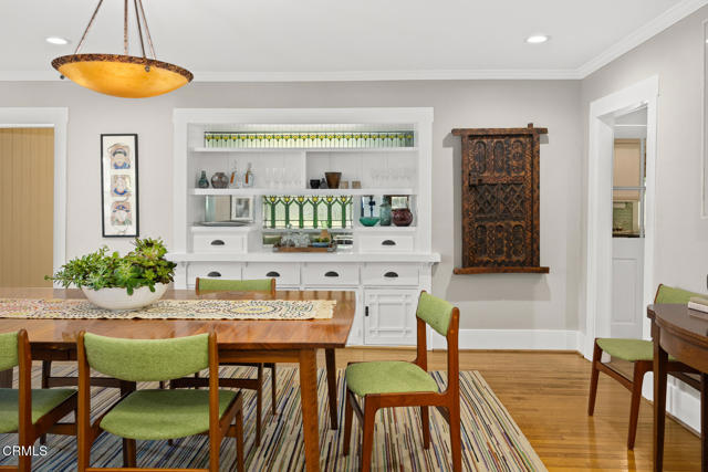 1967 La France Avenue, South Pasadena CA: https://media.crmls.org/mediaz/9d740927-85a3-48ff-b96e-d50c31d81772.jpg