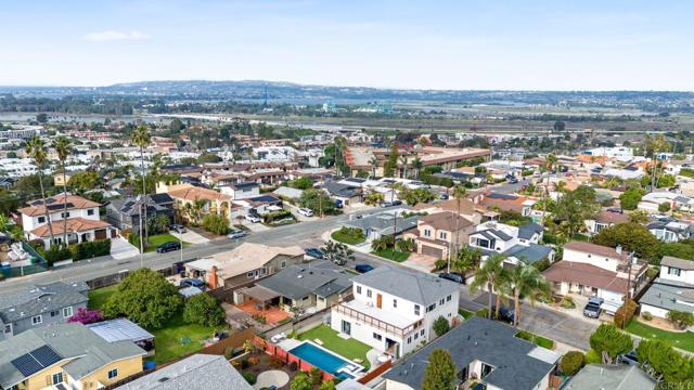 Detail Gallery Image 3 of 31 For 3749 Kingsley St, San Diego,  CA 92106 - 4 Beds | 4 Baths