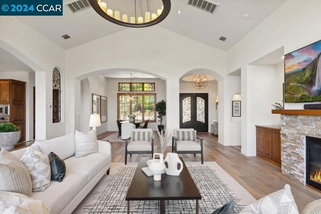 Image 11 of 60 For 1740 Toyon Rd
