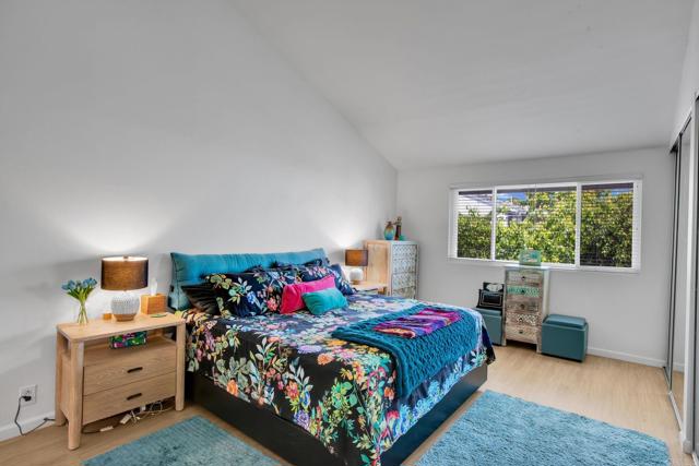 Detail Gallery Image 8 of 23 For 3380 Caminito Gandara, La Jolla,  CA 92037 - 3 Beds | 2/1 Baths