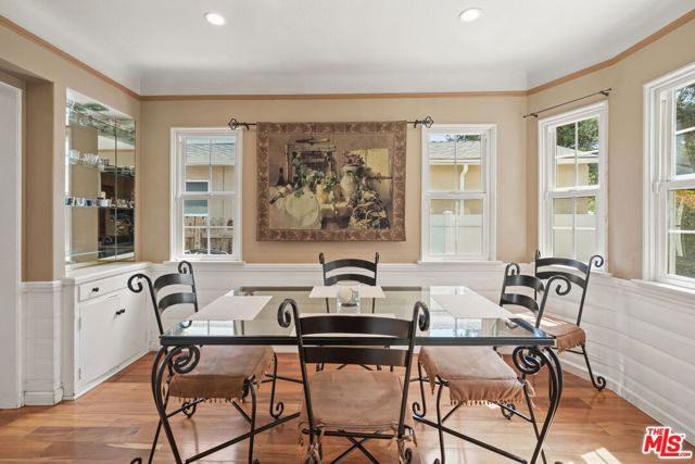 5324 Irvine Avenue, Valley Village CA: https://media.crmls.org/mediaz/9d74882a-5845-45d1-90d6-097da7b985d8.jpg