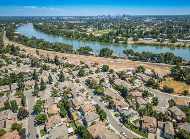 3417 River Shoal Avenue, Sacramento CA: https://media.crmls.org/mediaz/9d74b9f2-c842-467e-8c62-b9361eac5c43.jpg