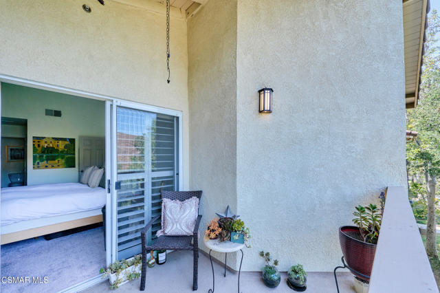 675 Oak Run Trail, Oak Park CA: https://media.crmls.org/mediaz/9d74eb39-da87-416c-8f8d-b46fc7651f4a.jpg