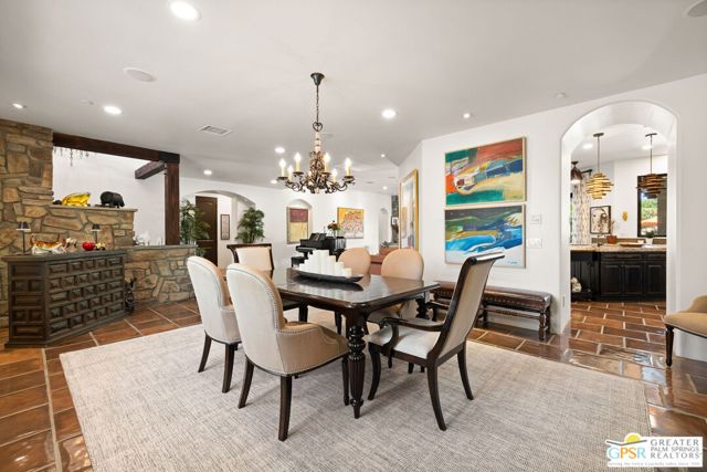 248 E Palo Verde Avenue, Palm Springs CA: https://media.crmls.org/mediaz/9d751f3d-97d7-4465-b07d-5384ec1f362e.jpg