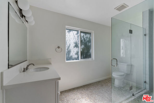 4031 Edenhurst Avenue, Los Angeles CA: https://media.crmls.org/mediaz/9d755ff8-284b-4590-aff1-6b64b84feee2.jpg