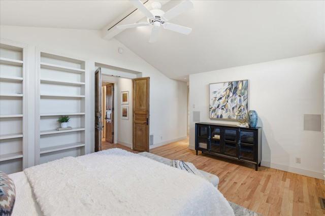 920 Oxford Drive, Los Altos CA: https://media.crmls.org/mediaz/9d75ac56-2f4e-4246-b9cc-baa6781b825a.jpg