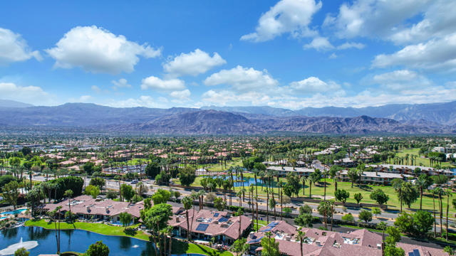 86 Palomino Circle, Palm Desert, CA 92211