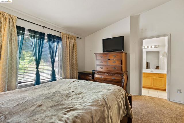 Image 22 of 39 For 8038 Torrente Way