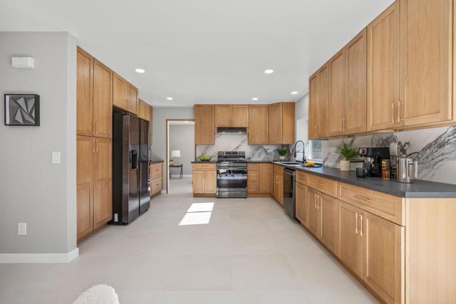 Detail Gallery Image 20 of 71 For 2755 Victoria Ave, Carlsbad,  CA 92010 - 4 Beds | 2/1 Baths