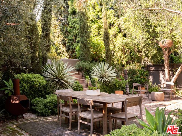 1452 Westerly Terrace, Los Angeles CA: https://media.crmls.org/mediaz/9d76aea9-c6c1-409f-9477-ad5b896f0ba4.jpg