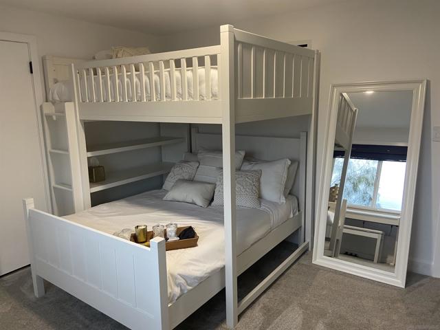 455 Glenncrest Dr, Solana Beach CA: https://media.crmls.org/mediaz/9d774ac7-220c-4ea7-8380-825f62f1677a.jpg