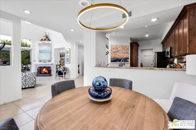 366 Terra Vita, Palm Springs CA: https://media.crmls.org/mediaz/9d779554-4d8f-484d-9252-b7f79be0fc88.jpg