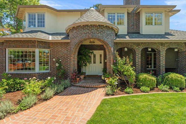 115 Doud Drive, Los Altos CA: https://media.crmls.org/mediaz/9d78ff19-4690-458b-8d0f-3878cf4ee3dd.jpg