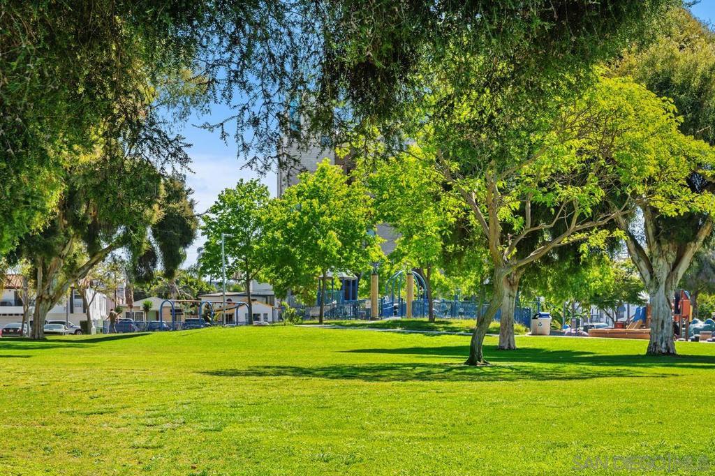 https://media.crmls.org/mediaz/9d7999c8-80ab-45c1-9a78-5c8a40ebcdcf.jpg?preset=X-Large