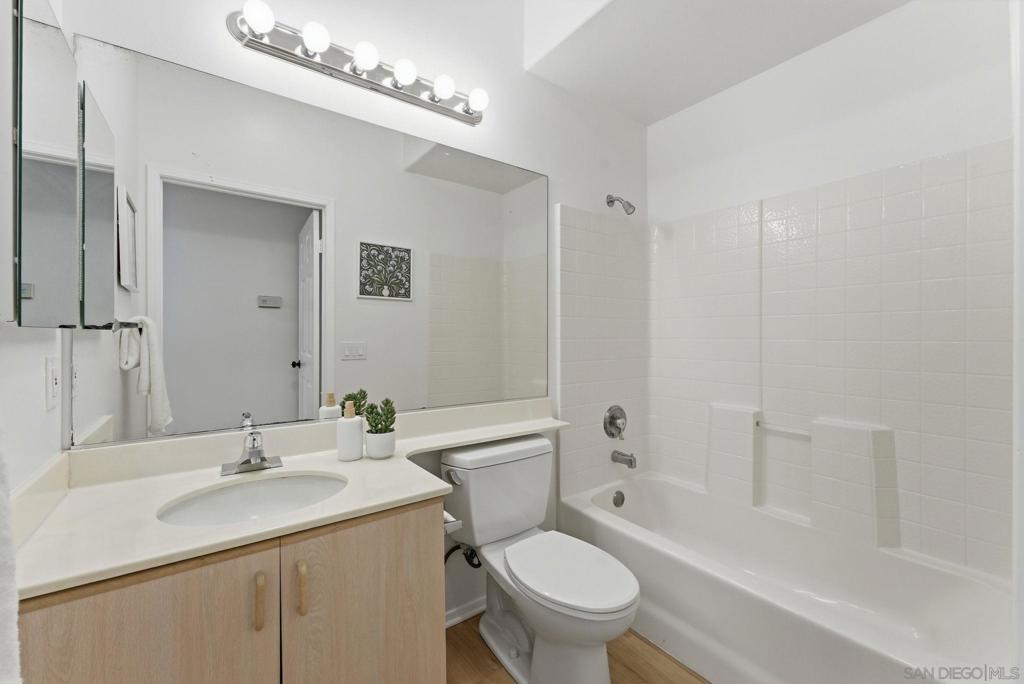 12041 Tivoli Park Row 2 - photo 13