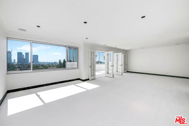 875 Comstock Avenue, 9D photo 11