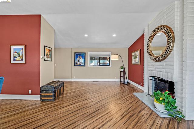 Image 15 of 42 For 28016 Whitestone Ct