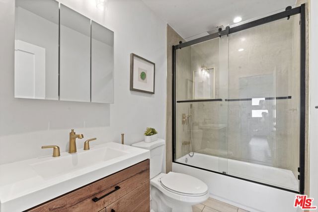 914 Alpha Street, Inglewood CA: https://media.crmls.org/mediaz/9d7af256-3af0-4a23-aab9-2597aabddd96.jpg