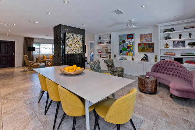 2200 E Acacia, Palm Springs CA: https://media.crmls.org/mediaz/9d7b7e83-33db-433e-89dc-99f1447ba53a.jpg